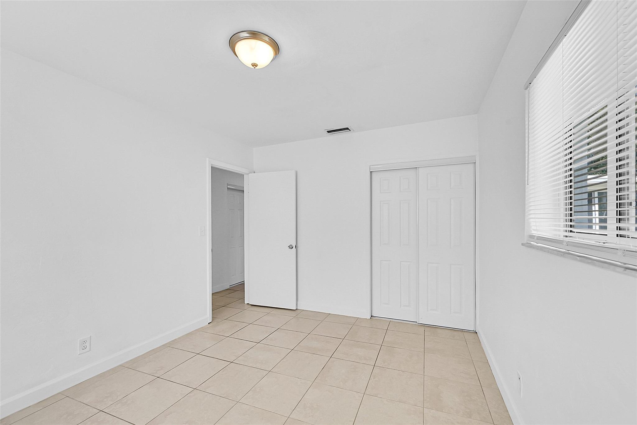 Broadview Country Club Es - Residential Lease