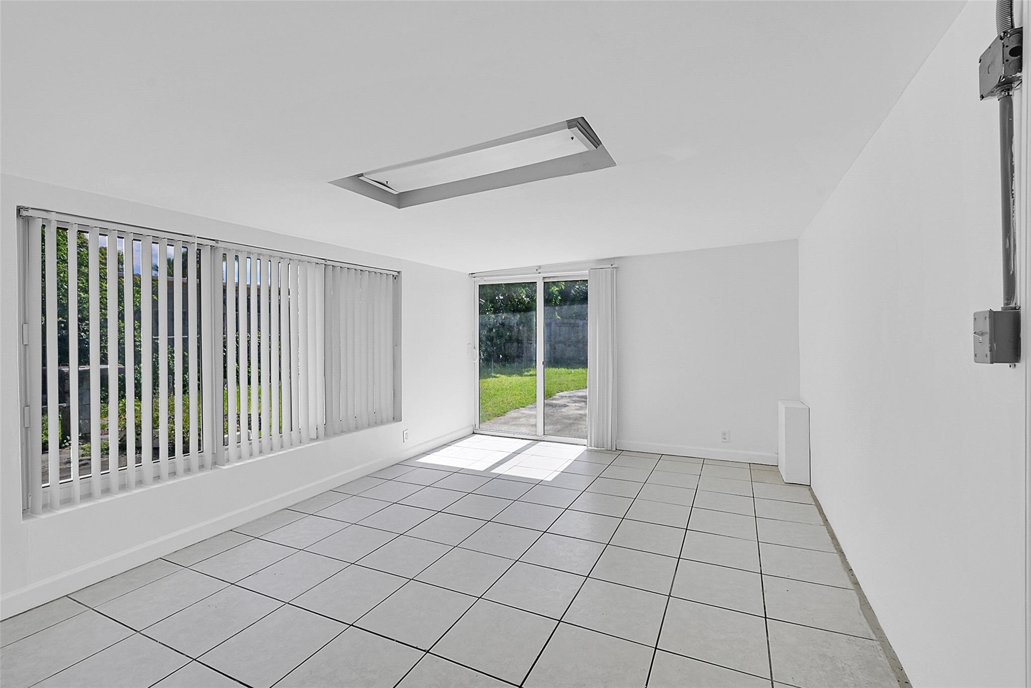 Broadview Country Club Es - Residential Lease