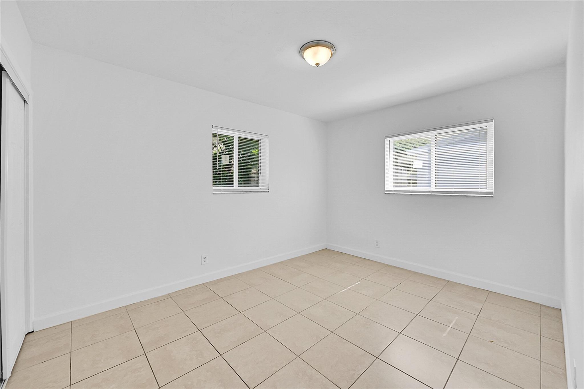 Broadview Country Club Es - Residential Lease