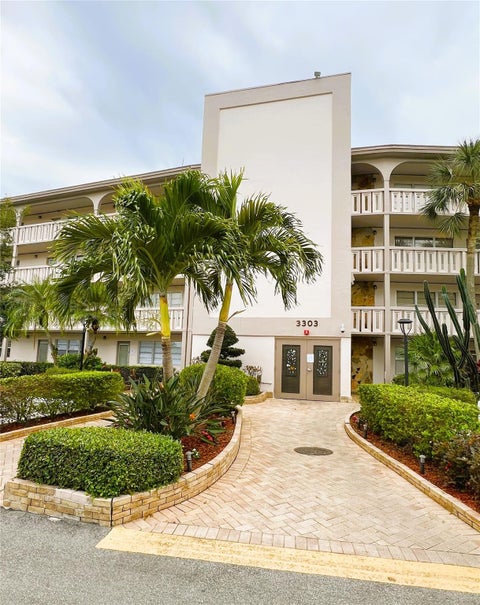 Tiny photo for 3303 Aruba Way #E-4, Coconut Creek, FL 33066 (MLS # F10550978)