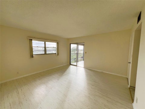 Tiny photo for 3303 Aruba Way #E-4, Coconut Creek, FL 33066 (MLS # F10550978)