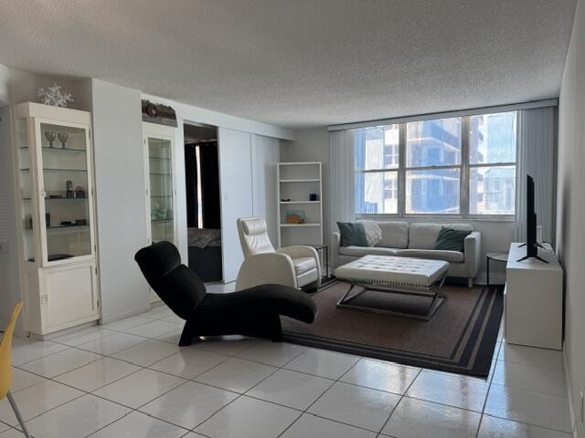 QUADOMAIN TOWER I AND IV CONDO - Residential
