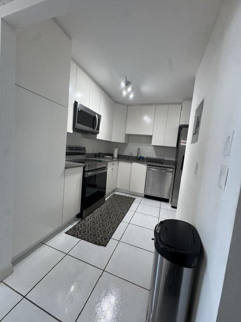 QUADOMAIN TOWER I AND IV CONDO - Residential
