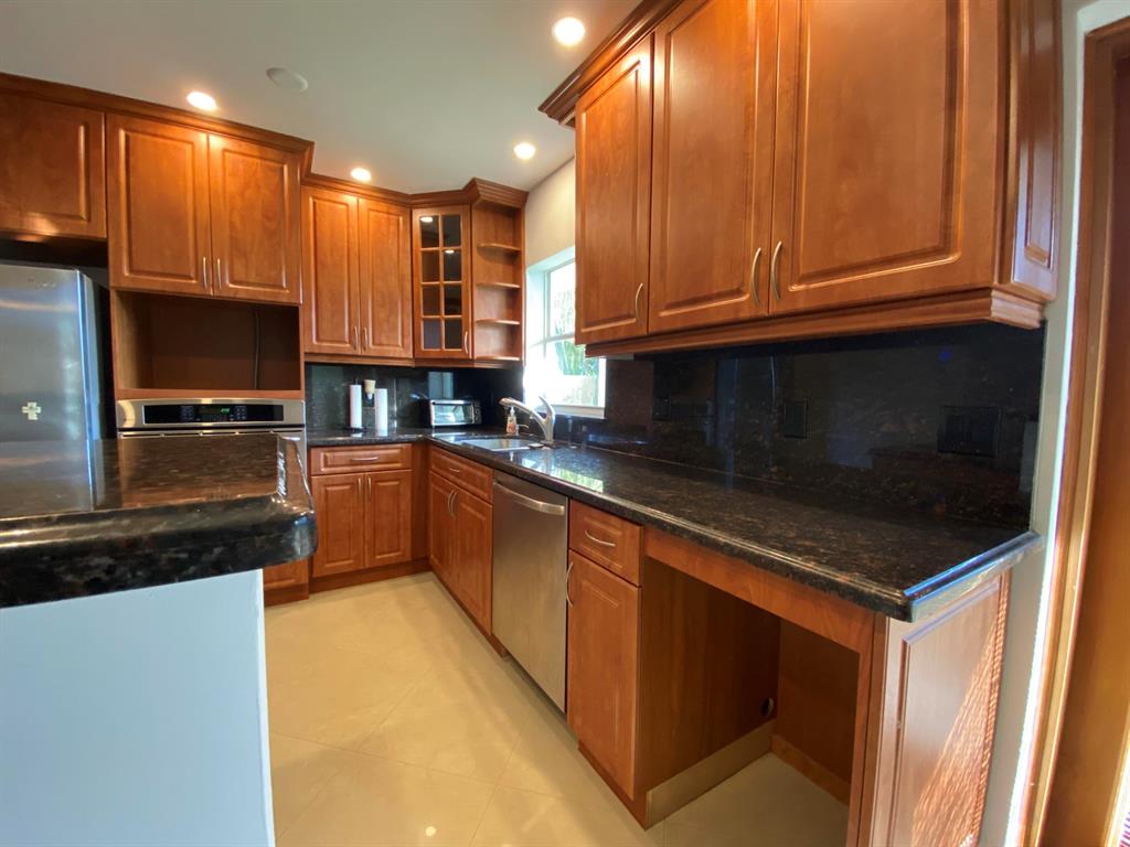 TROPIC PALMS 1 - Residential