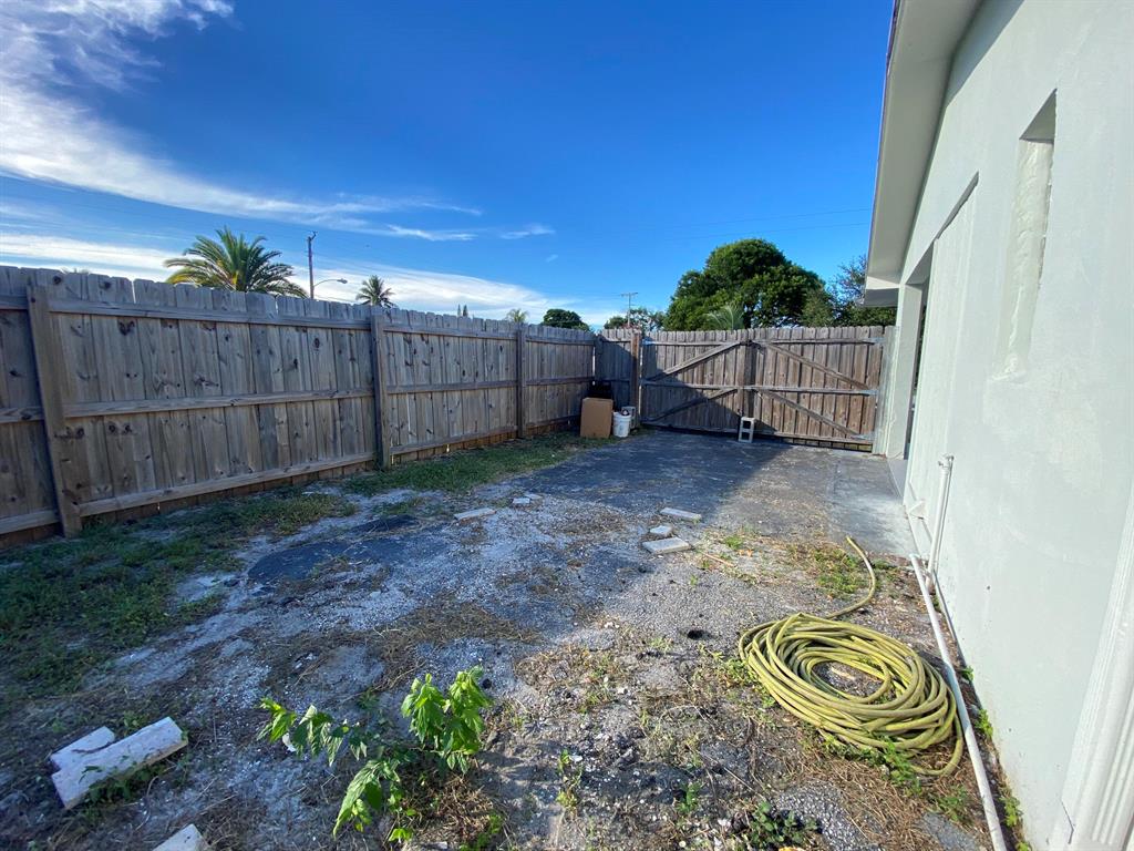 TROPIC PALMS 1 - Residential