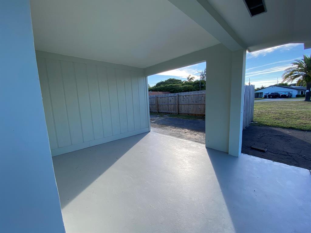 TROPIC PALMS 1 - Residential