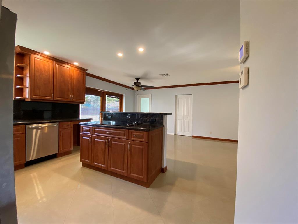 TROPIC PALMS 1 - Residential