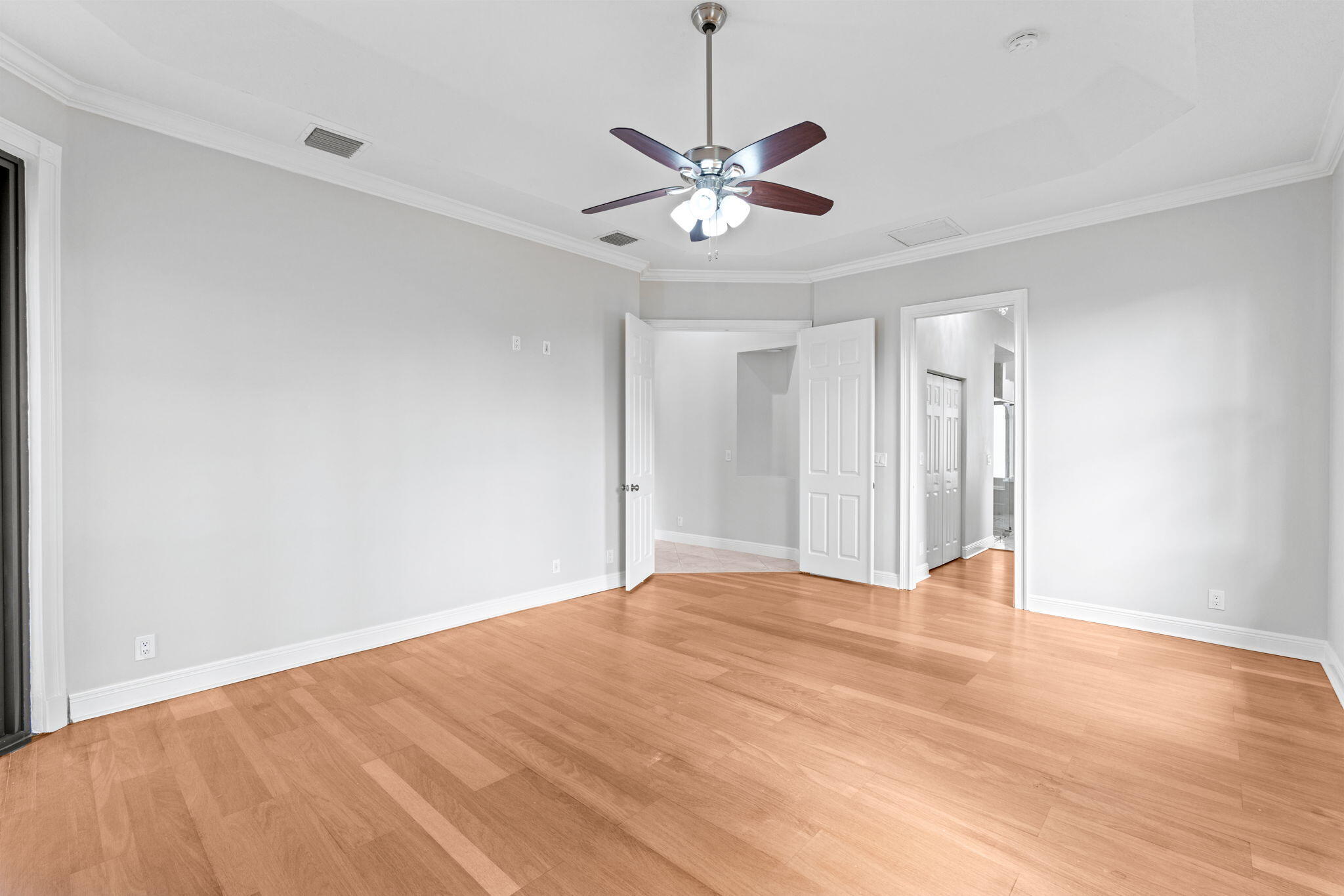 THE ACREAGE - Residential Lease