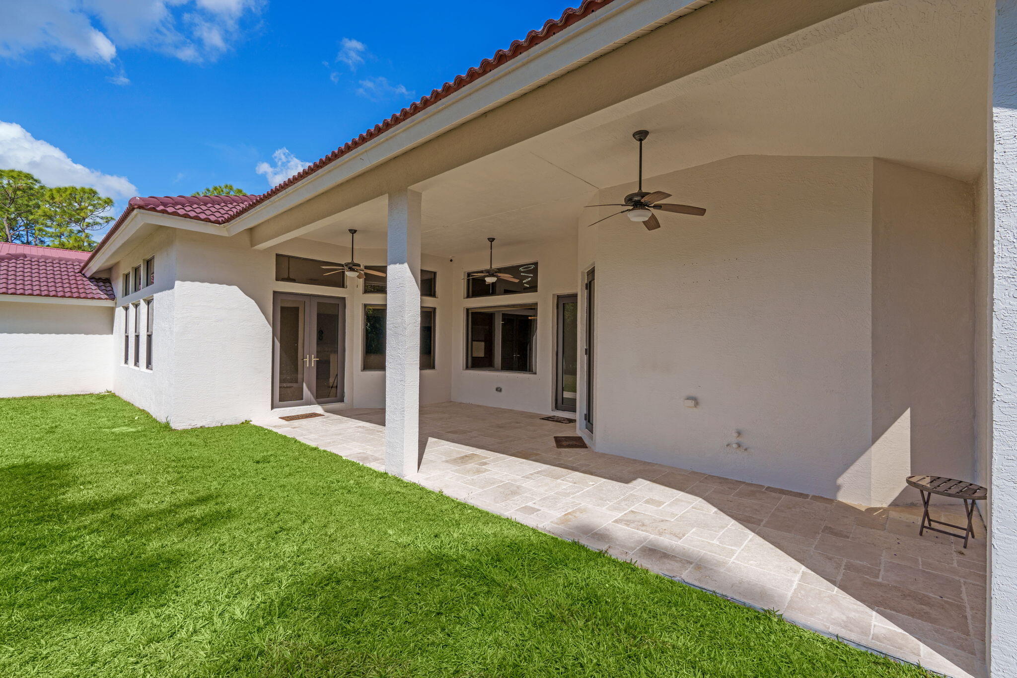 THE ACREAGE - Residential Lease