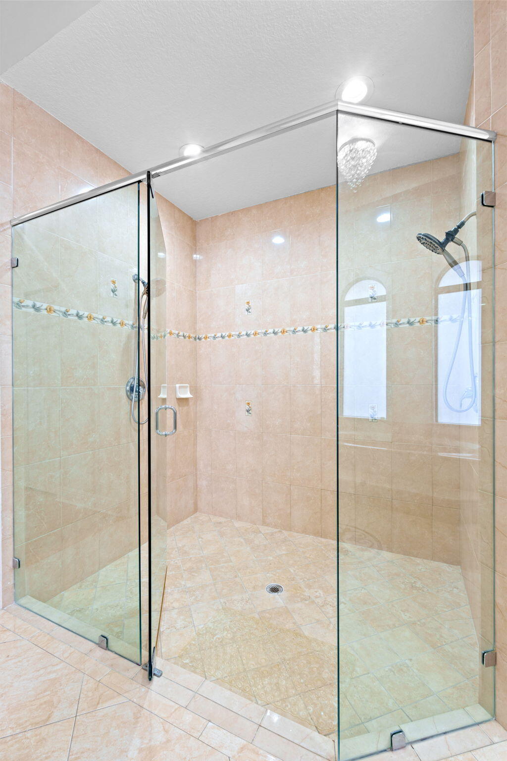 THE ACREAGE - Residential Lease