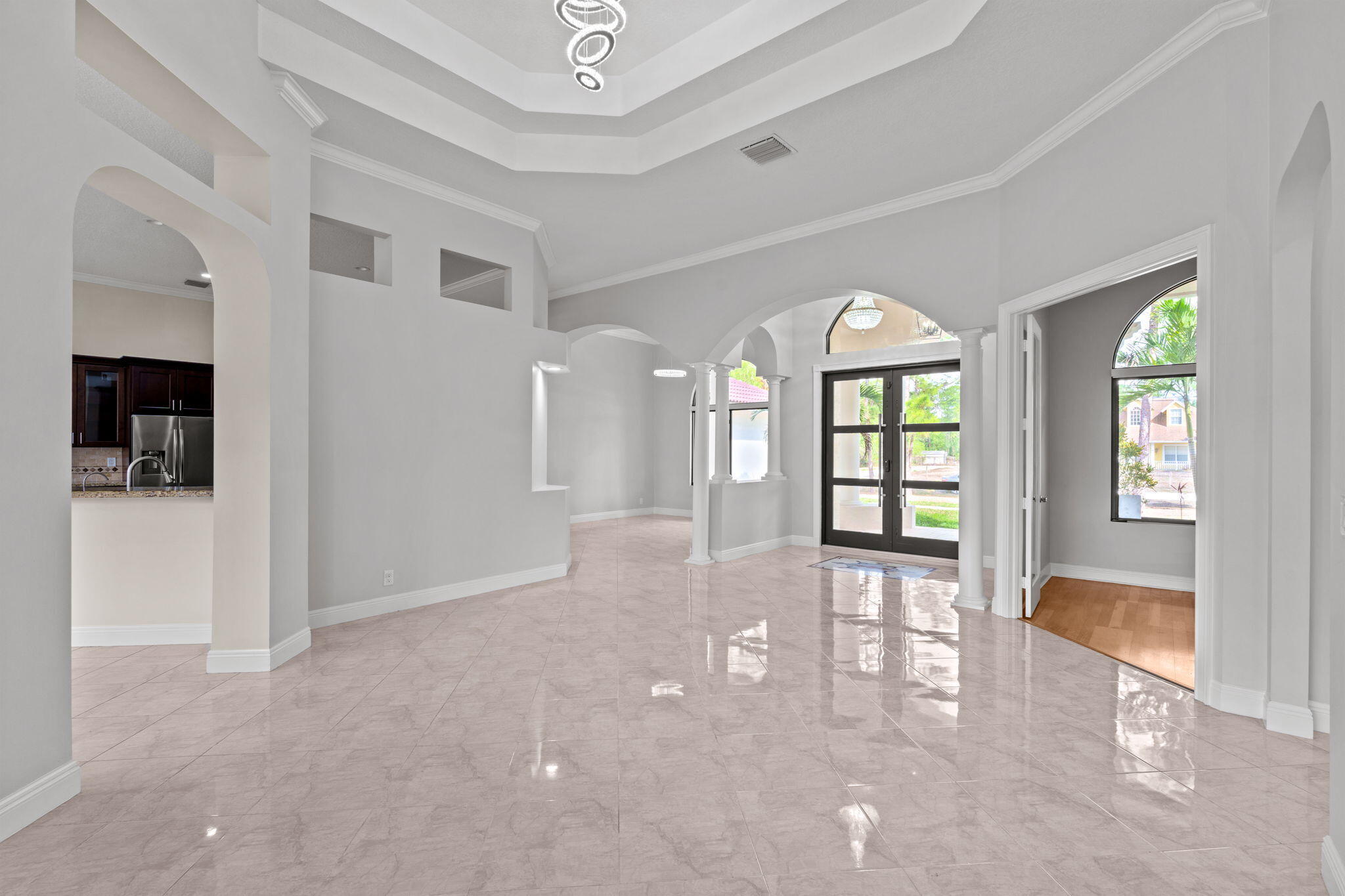 THE ACREAGE - Residential Lease