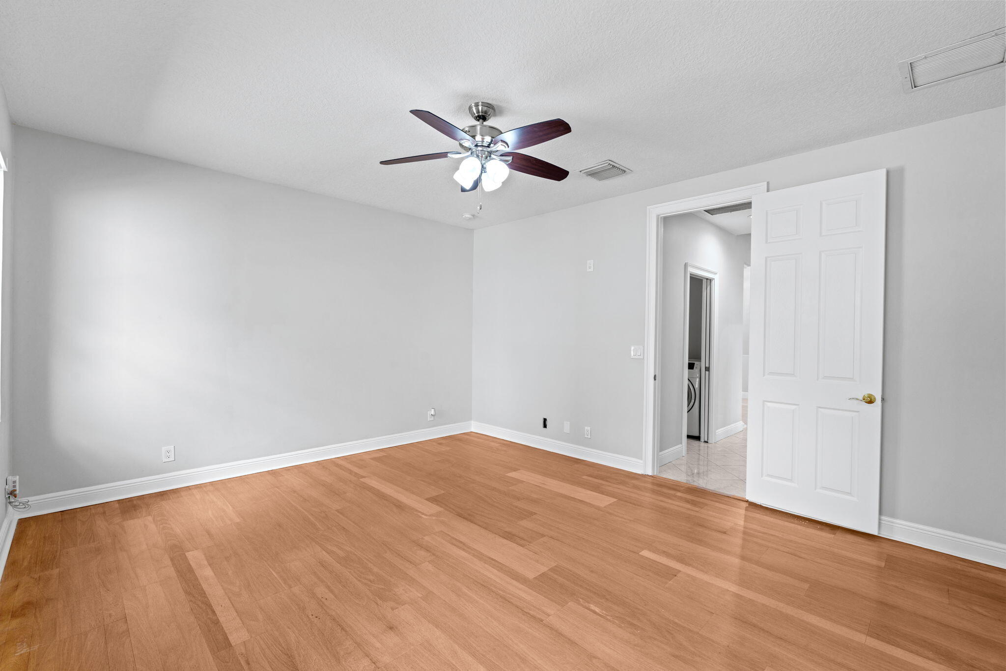 THE ACREAGE - Residential Lease