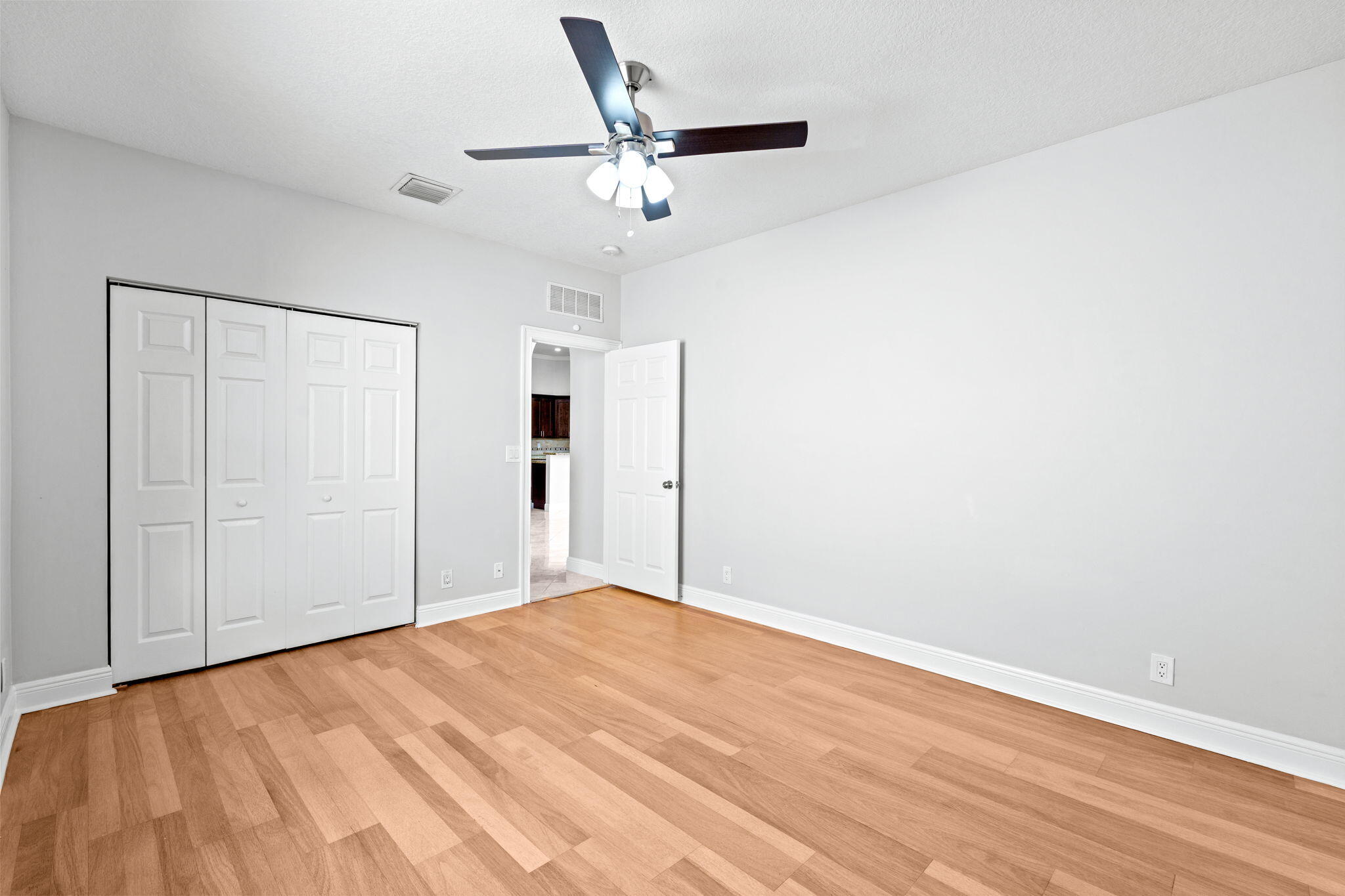 THE ACREAGE - Residential Lease