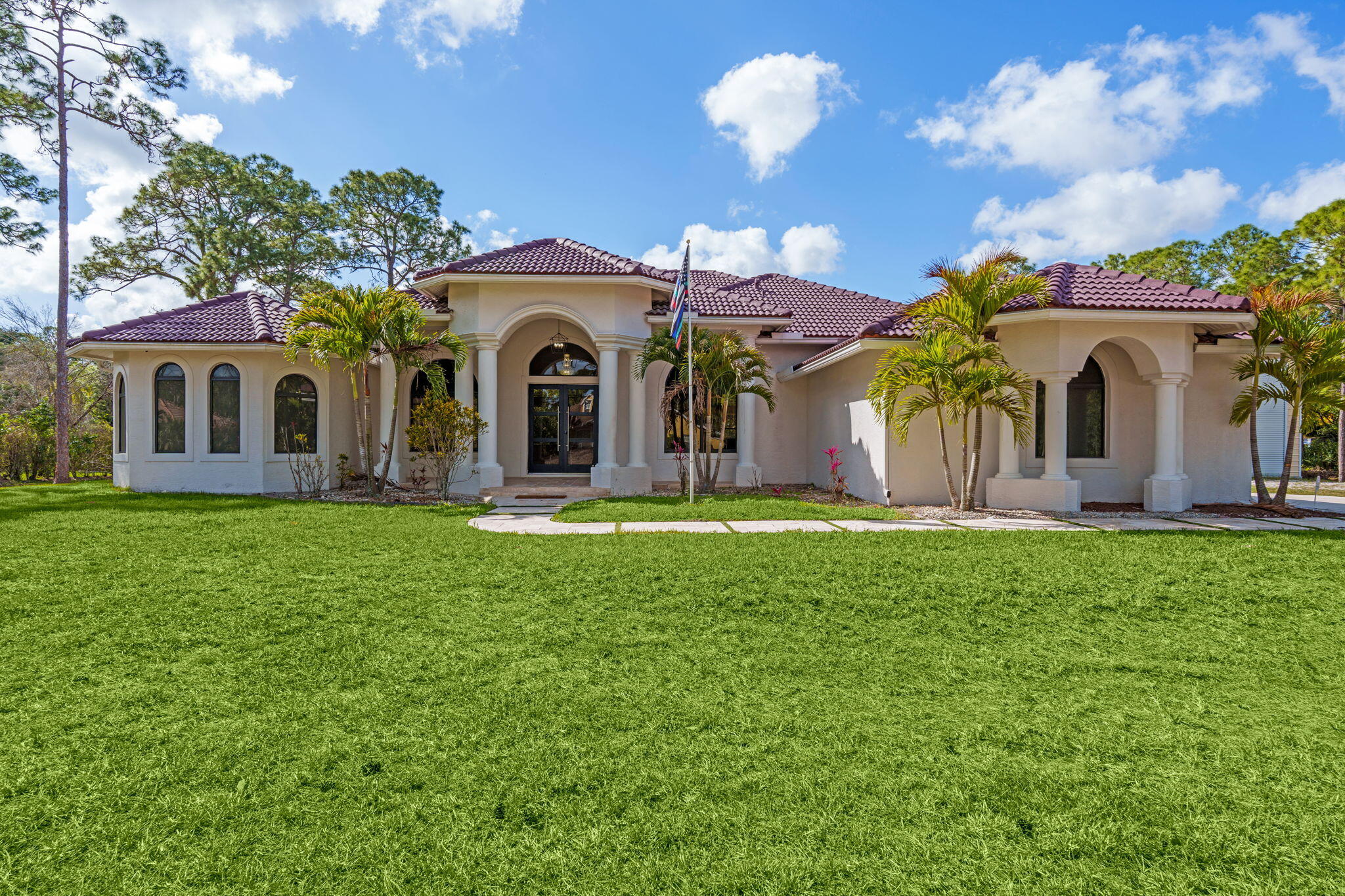 THE ACREAGE - Residential Lease