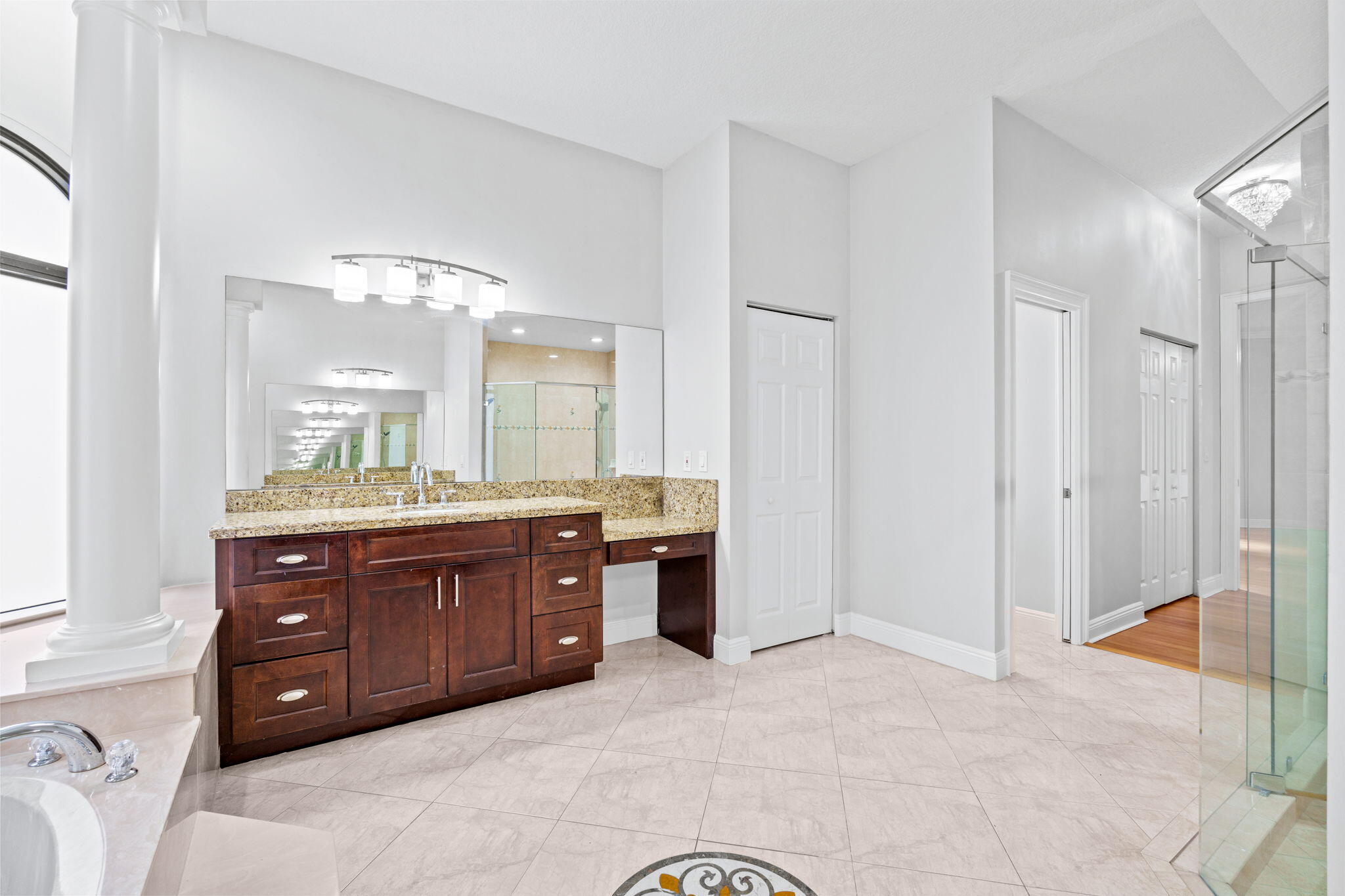 THE ACREAGE - Residential Lease