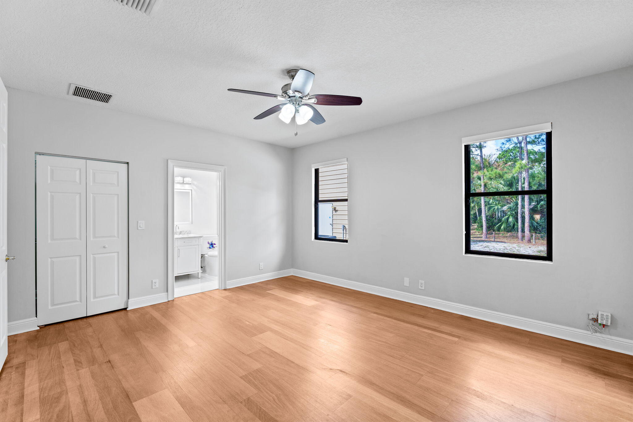 THE ACREAGE - Residential Lease