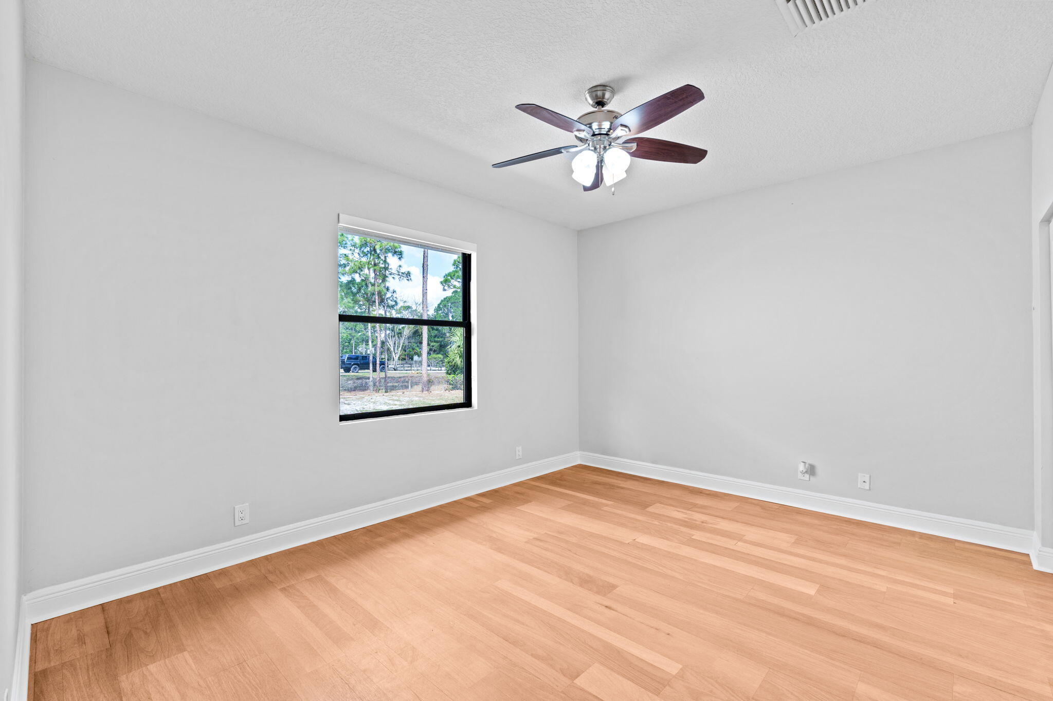 THE ACREAGE - Residential Lease