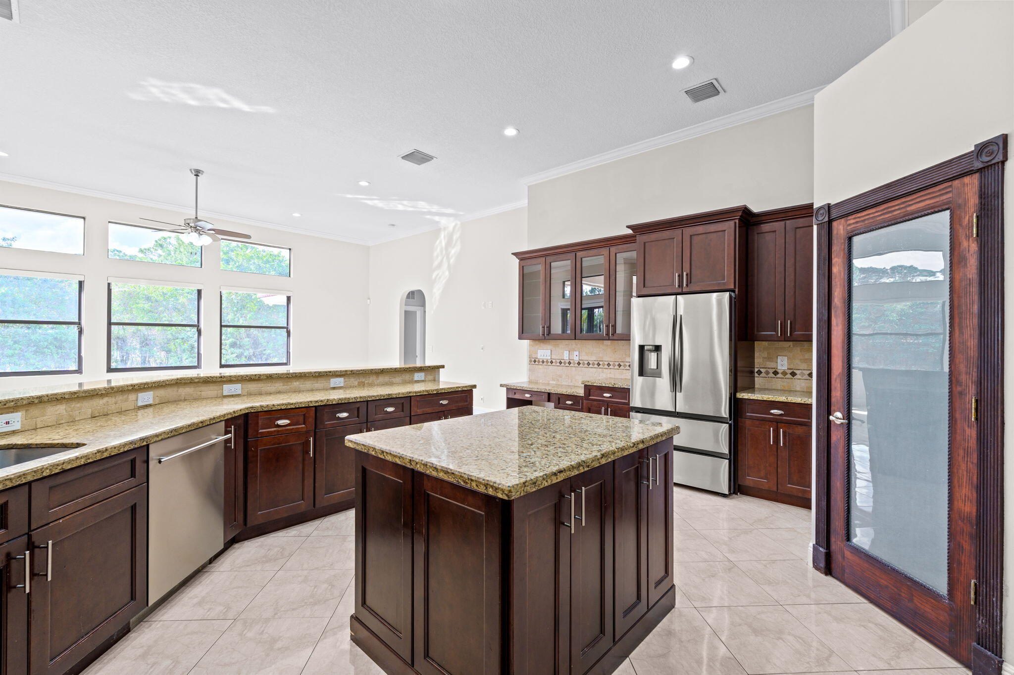 THE ACREAGE - Residential Lease