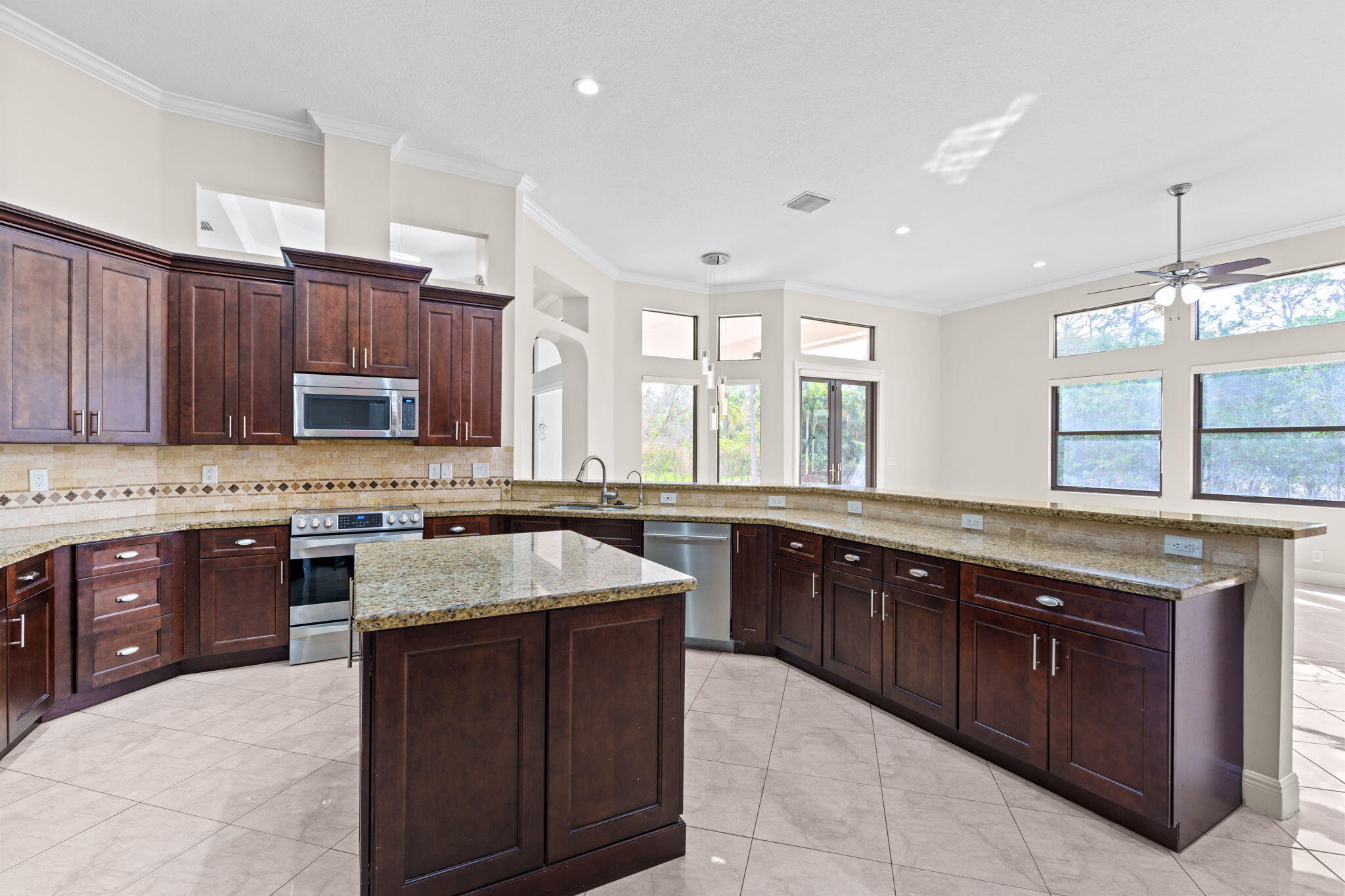 THE ACREAGE - Residential Lease