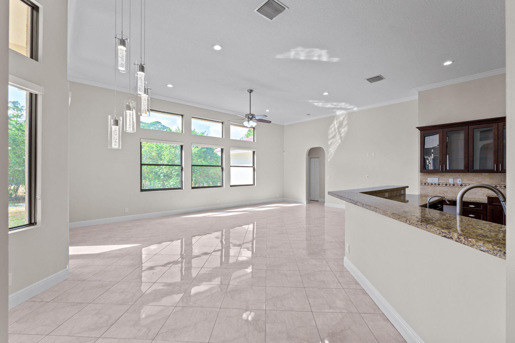 THE ACREAGE - Residential Lease