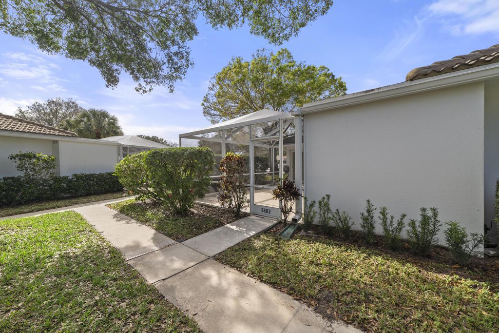 Photo of 5503 Red Oak Court, Palm Beach Gardens, FL 33410 (MLS # R10952578)