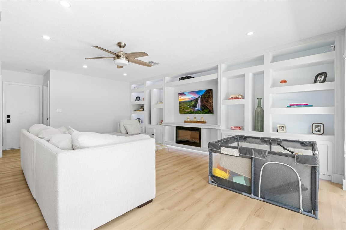 Country Walk Sec 01 - Residential