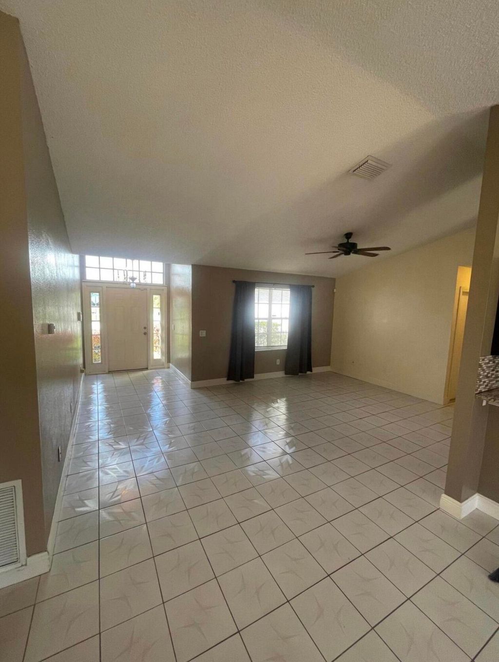 Photo of 1401 SE Appamattox Terrace, Port Saint Lucie, FL 34952 (MLS # B26000332)