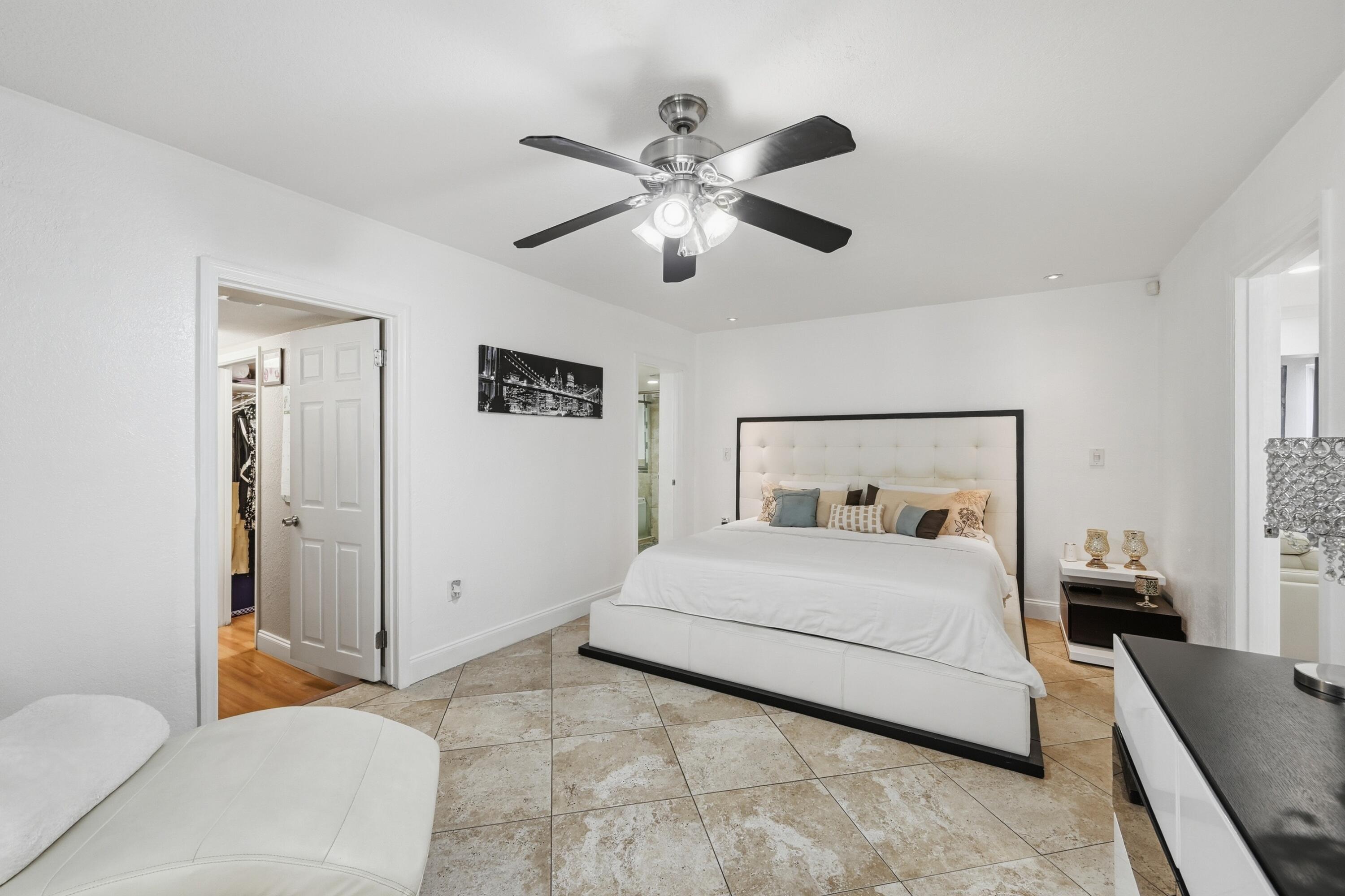 DRIFTWOOD PLAZA NO 3 - Residential