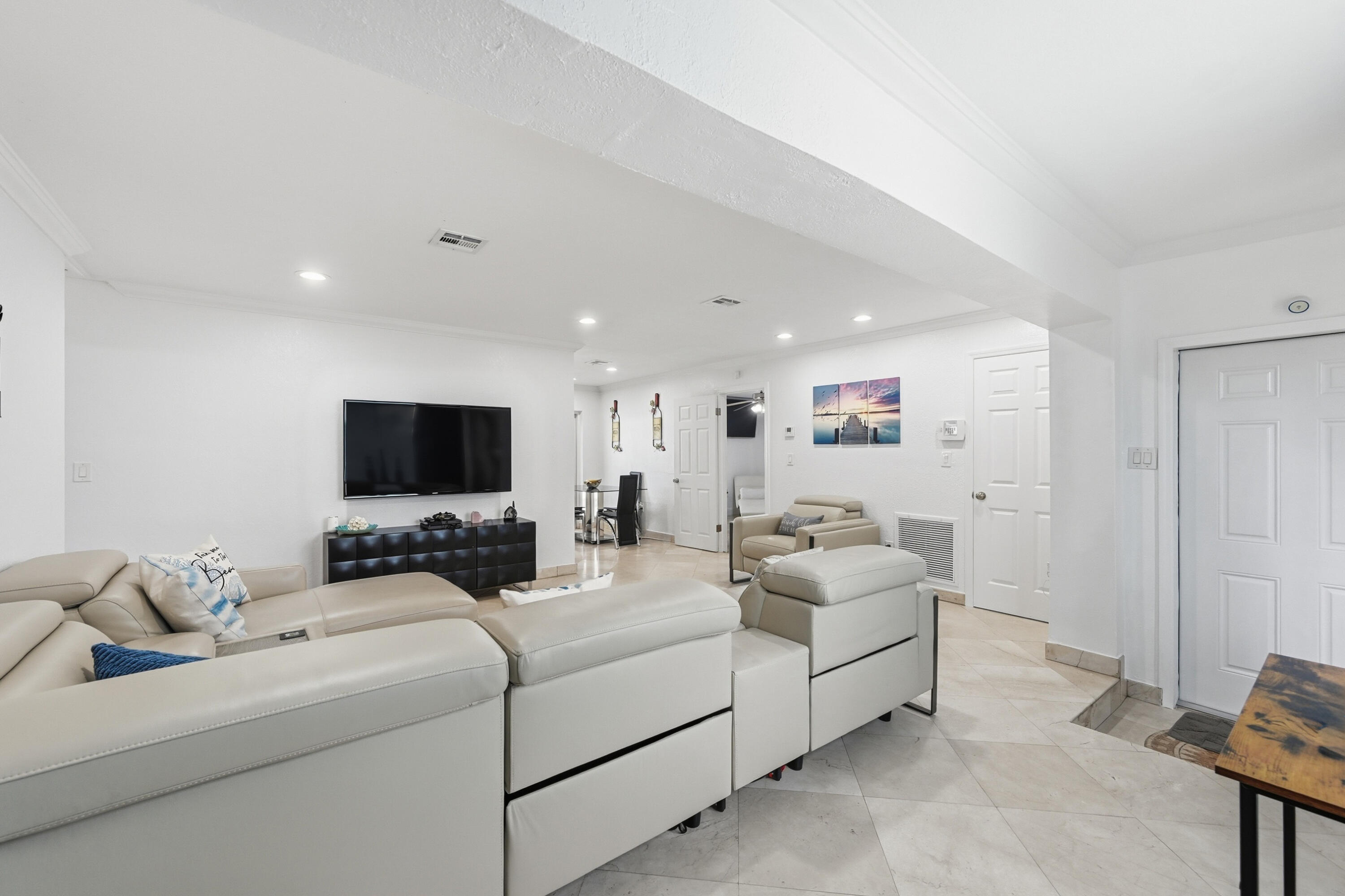 DRIFTWOOD PLAZA NO 3 - Residential