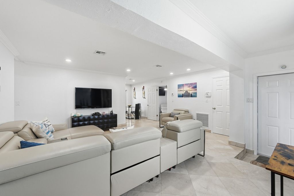 Photo of 6271 Harding Street, Hollywood, FL 33024 (MLS # B26006152)