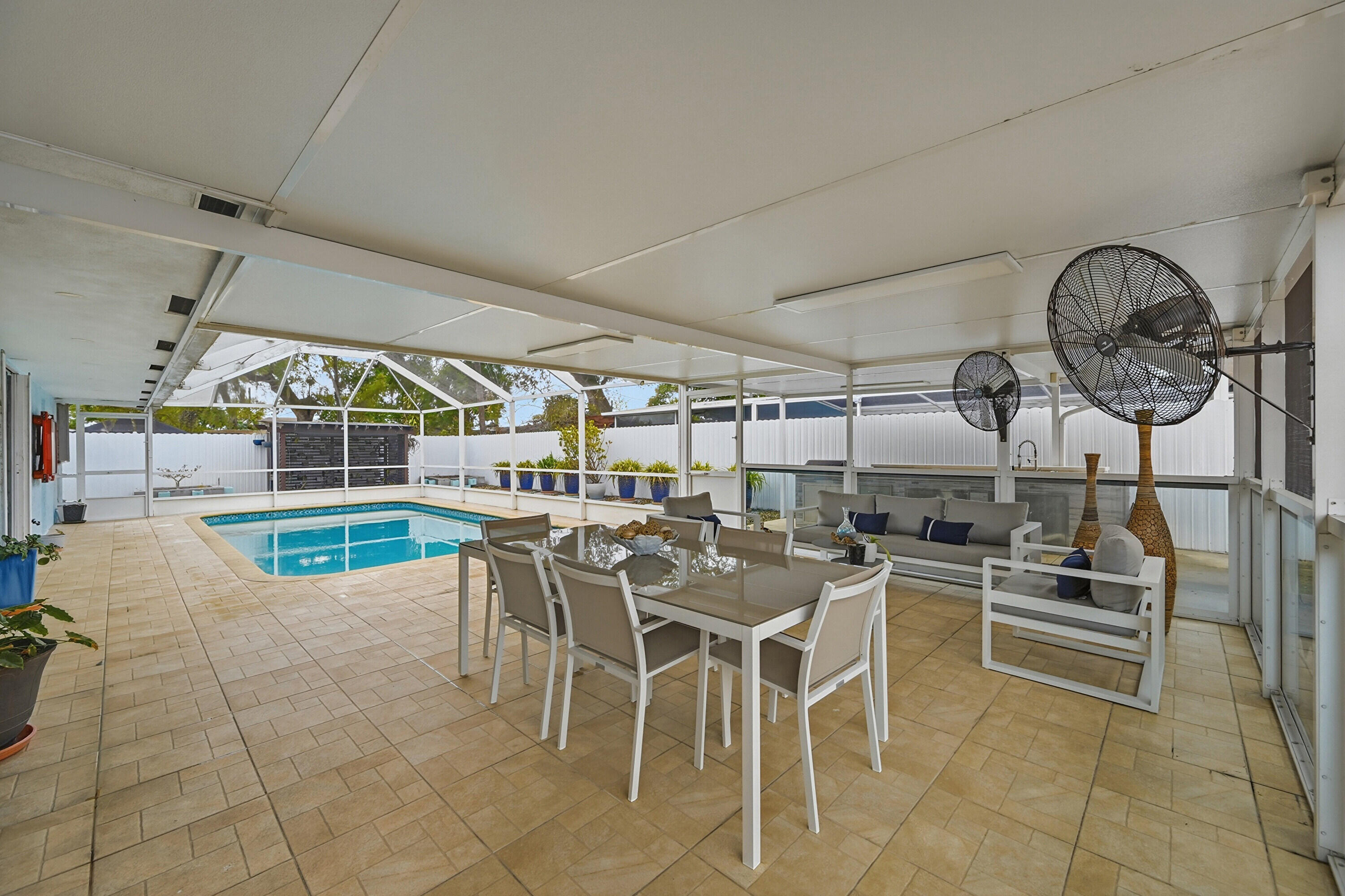 DRIFTWOOD PLAZA NO 3 - Residential