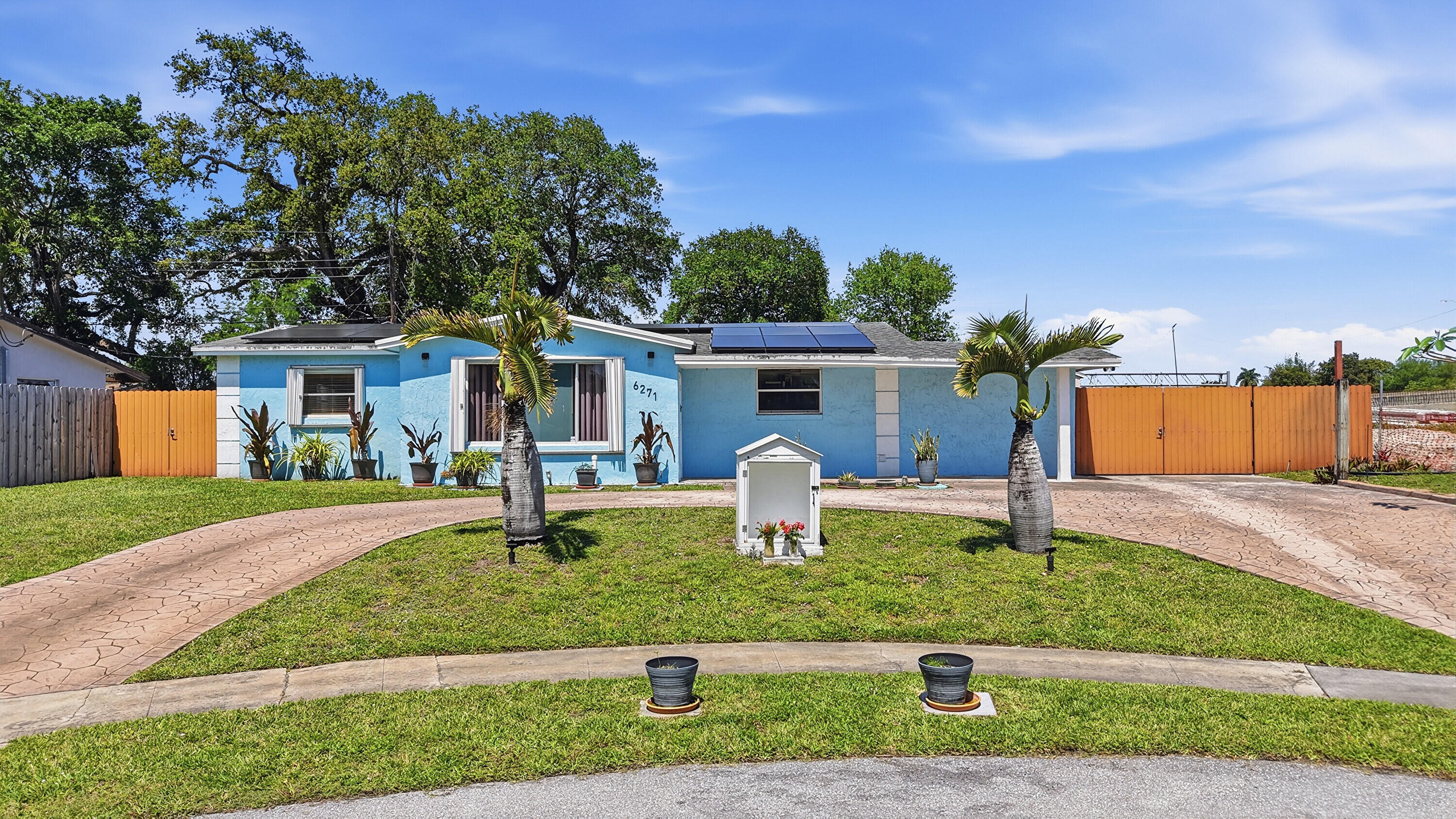 DRIFTWOOD PLAZA NO 3 - Residential