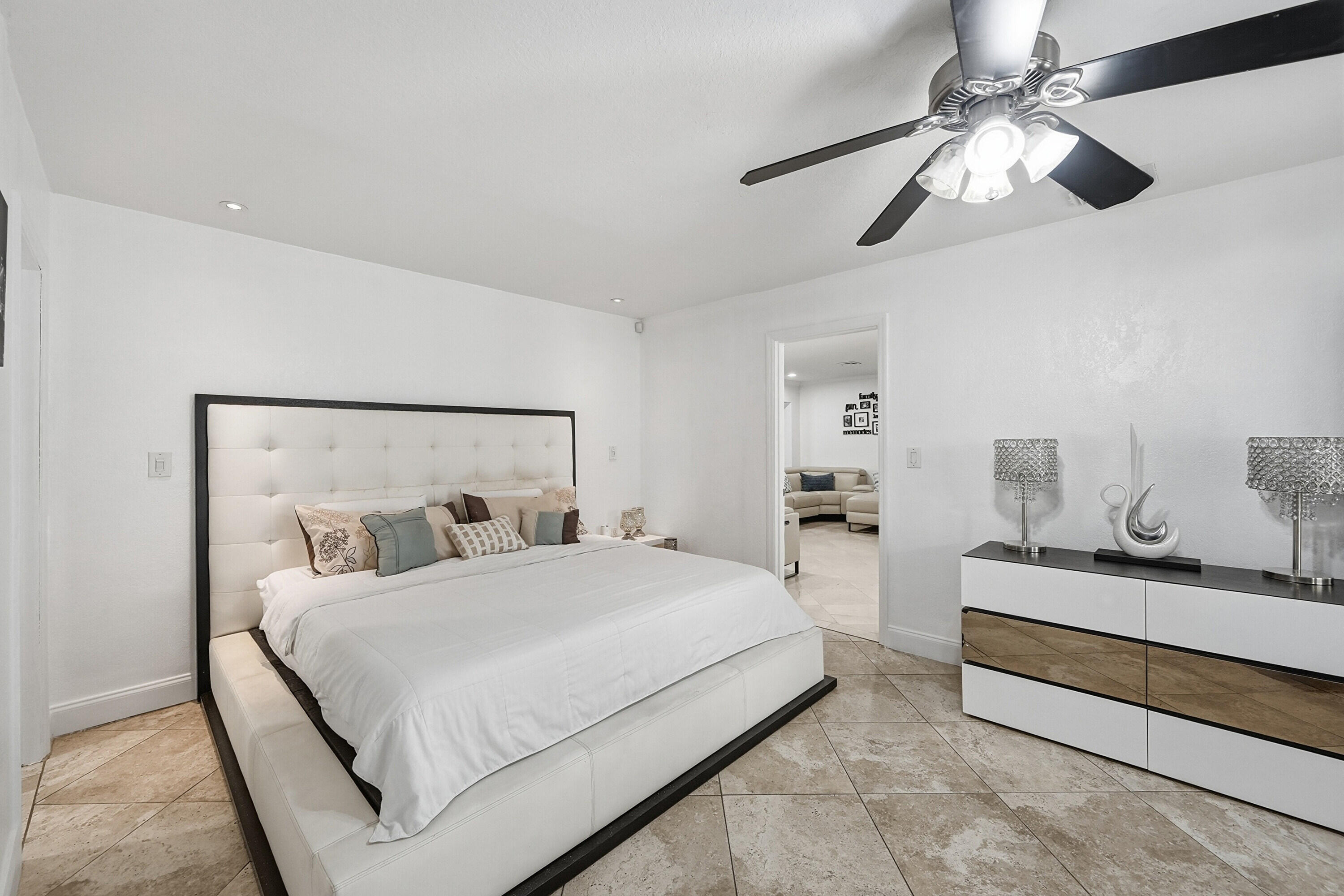 DRIFTWOOD PLAZA NO 3 - Residential