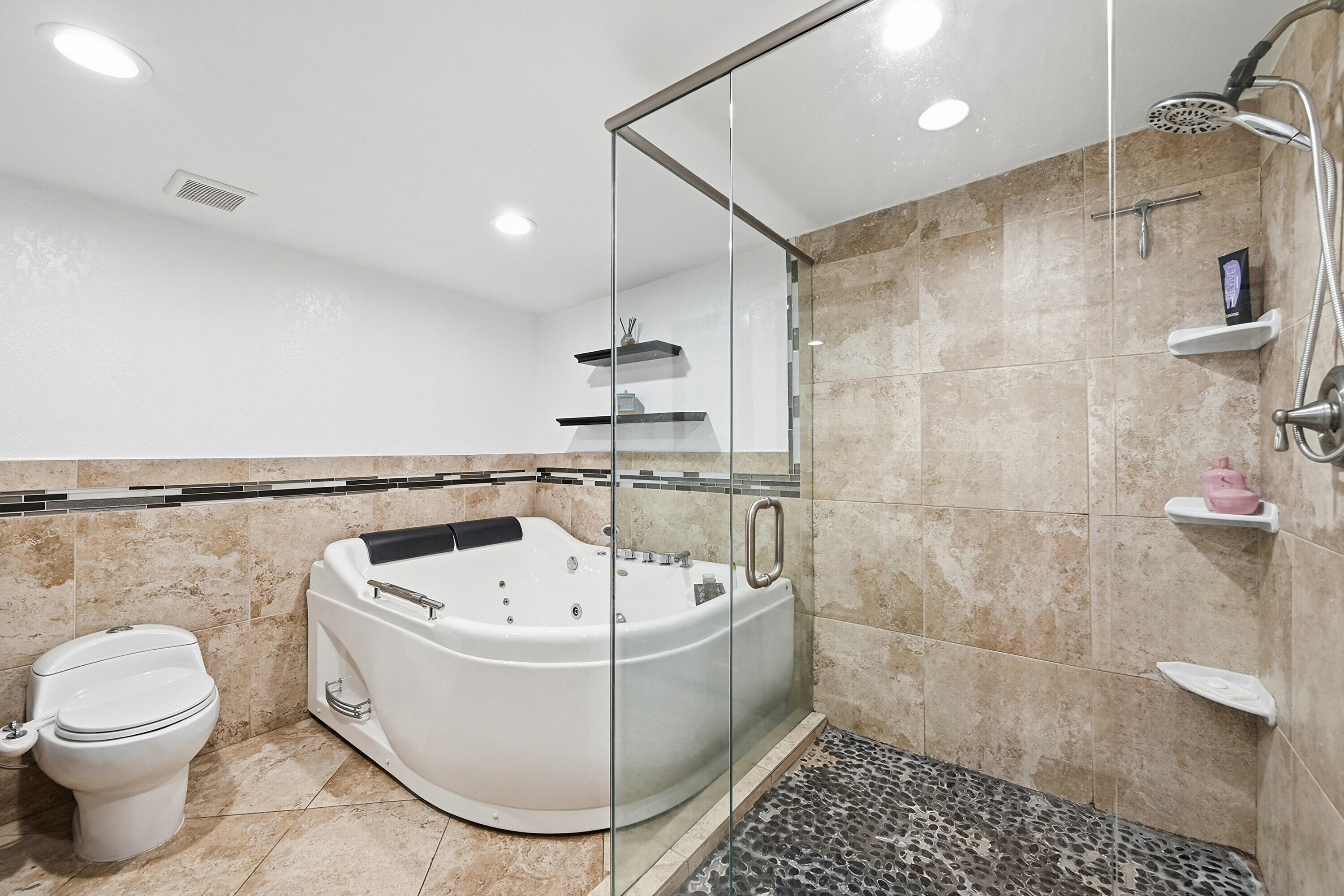 DRIFTWOOD PLAZA NO 3 - Residential