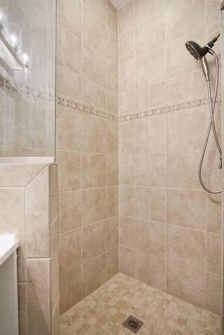 GOLF VILLAS CONDOMINIUM - Residential Lease