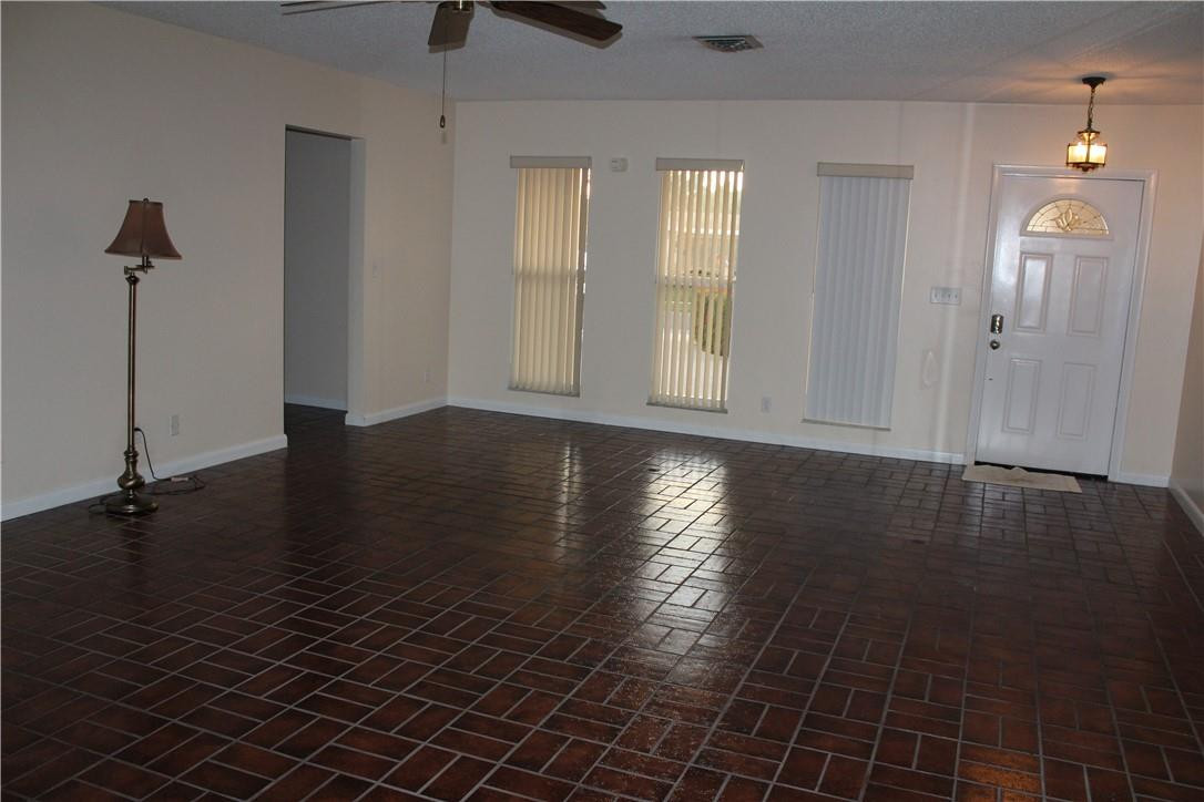 Shelter Islands 43-6 B - Residential