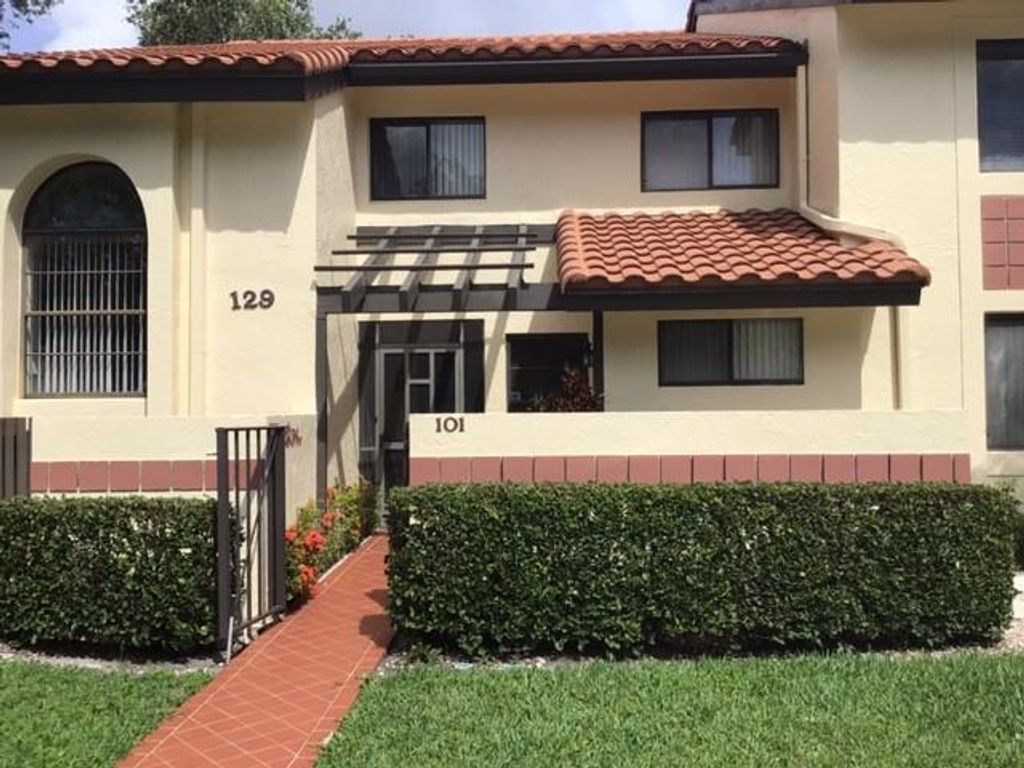 Photo of 10415 S Circle Lake Drive #101, Boynton Beach, FL 33437 (MLS # F10446488)