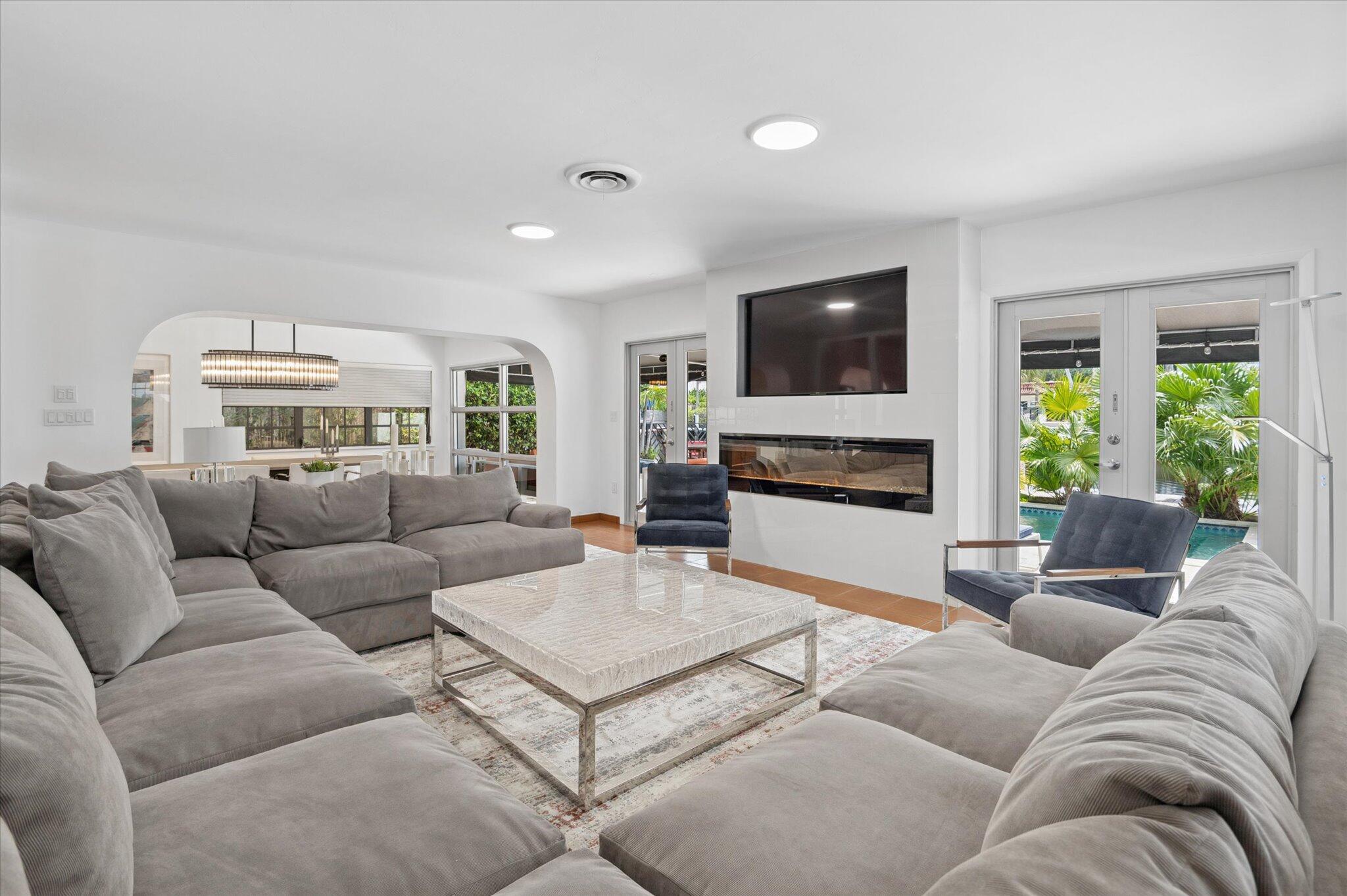 325 Coconut Isle Drive