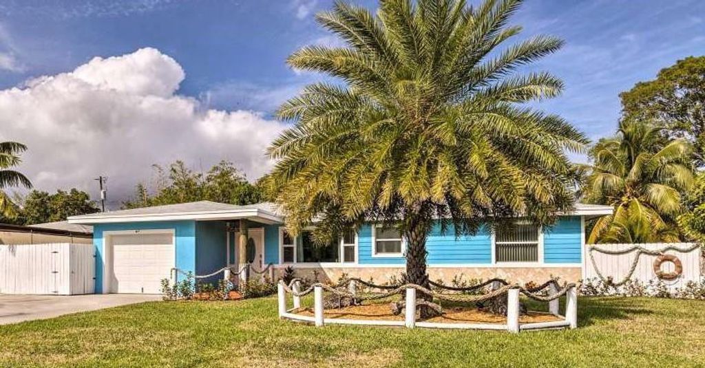 Photo of 423 SW 1st Avenue, Boynton Beach, FL 33435 (MLS # B26022601)