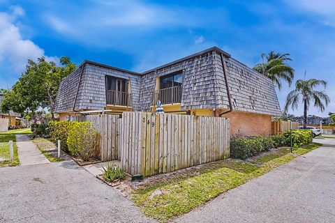 Property photo of 149 Lake Arbor Drive, Palm Springs, FL 33461