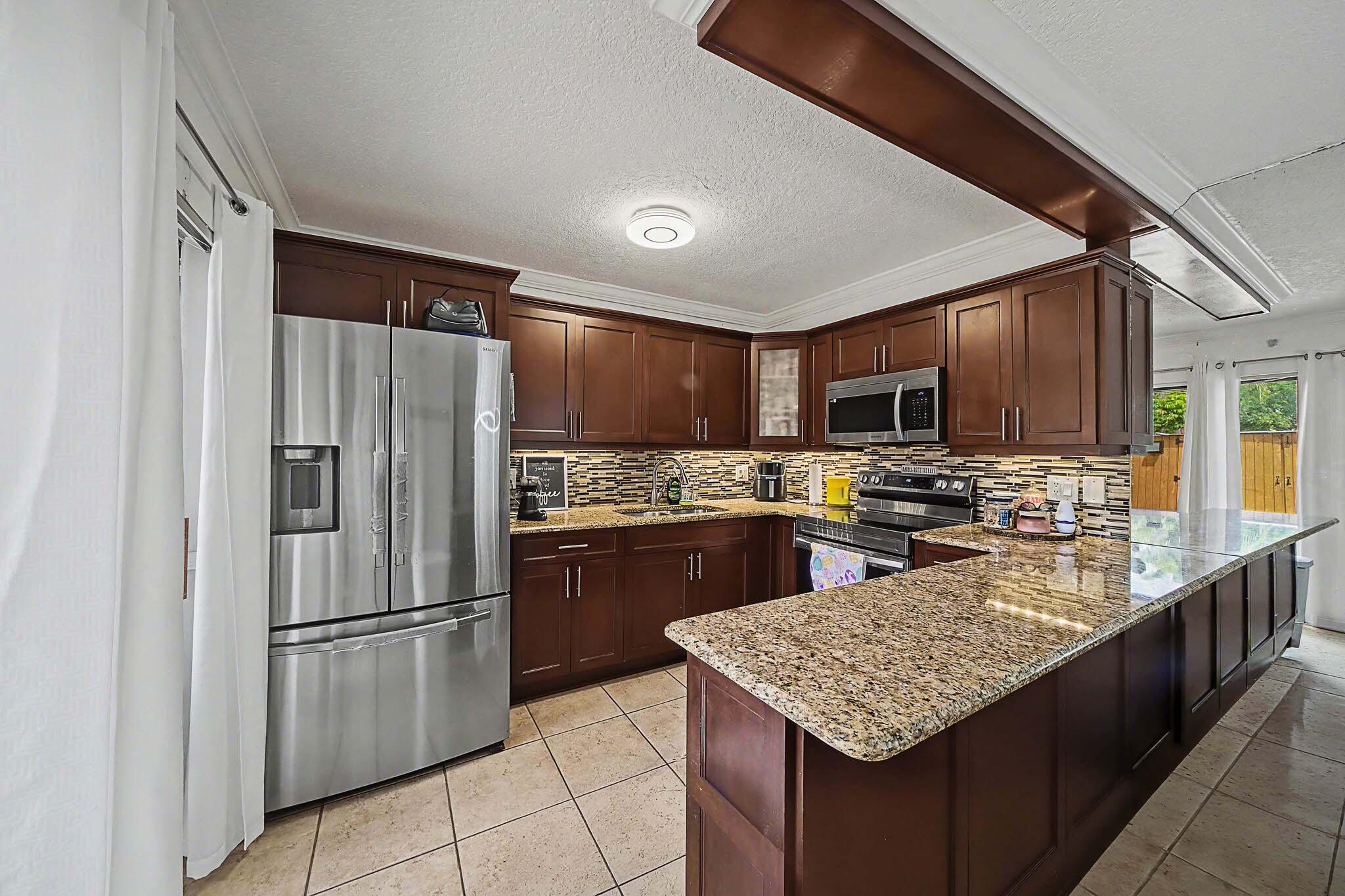 LAKEWOOD OF PALM SPRINGS - Residential