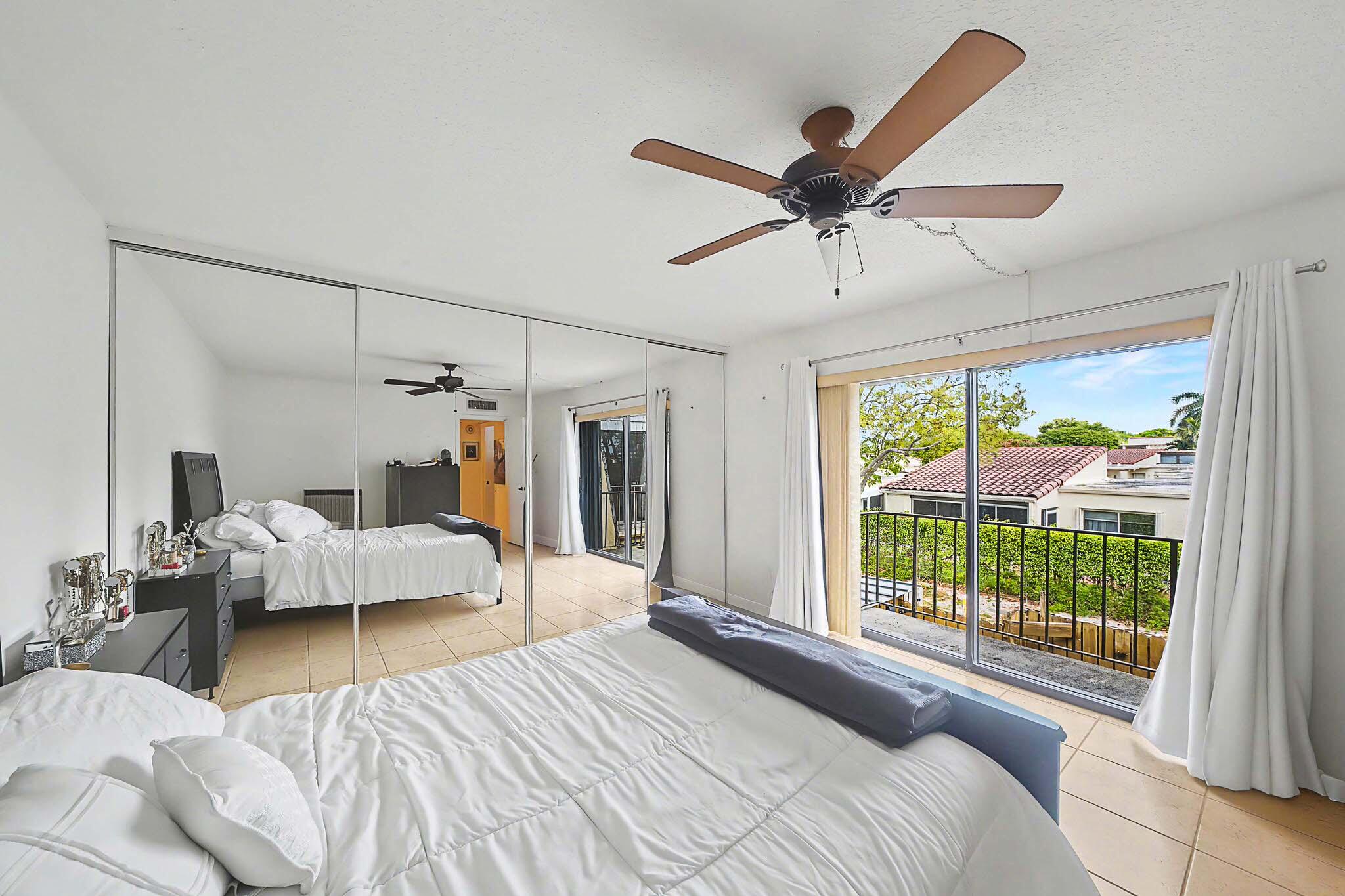 LAKEWOOD OF PALM SPRINGS - Residential