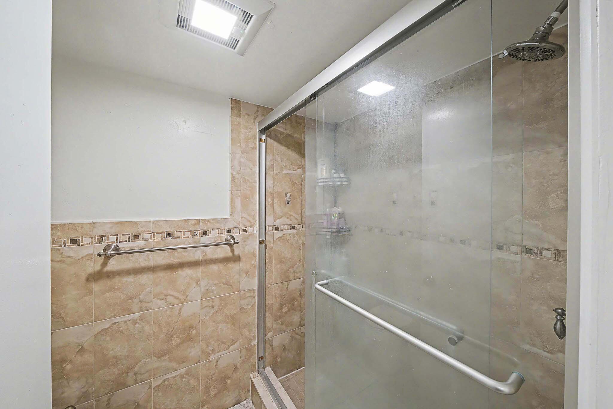 LAKEWOOD OF PALM SPRINGS - Residential