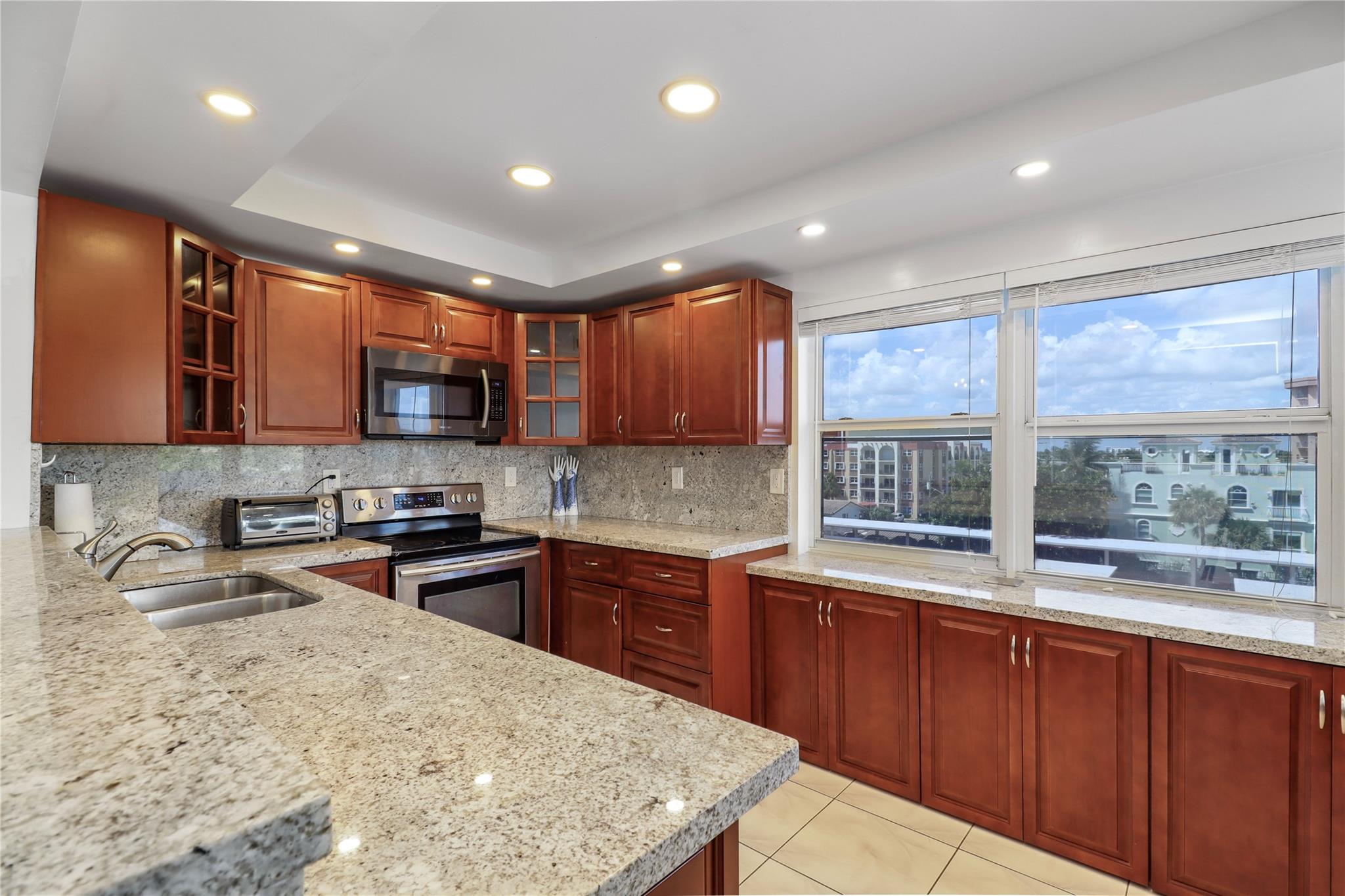 405 N Ocean Blvd 411