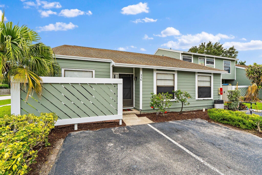 Photo of 202 Lakewood Drive #11c, Jupiter, FL 33458 (MLS # R11097902)