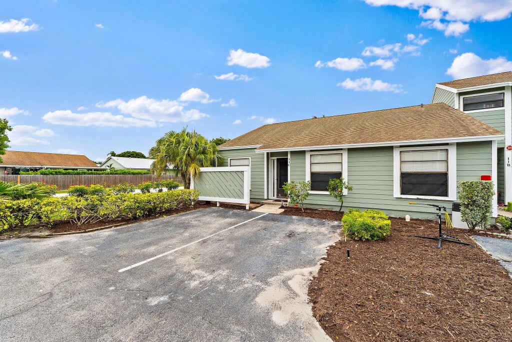 Photo of 202 Lakewood Drive #11c, Jupiter, FL 33458 (MLS # R11097902)