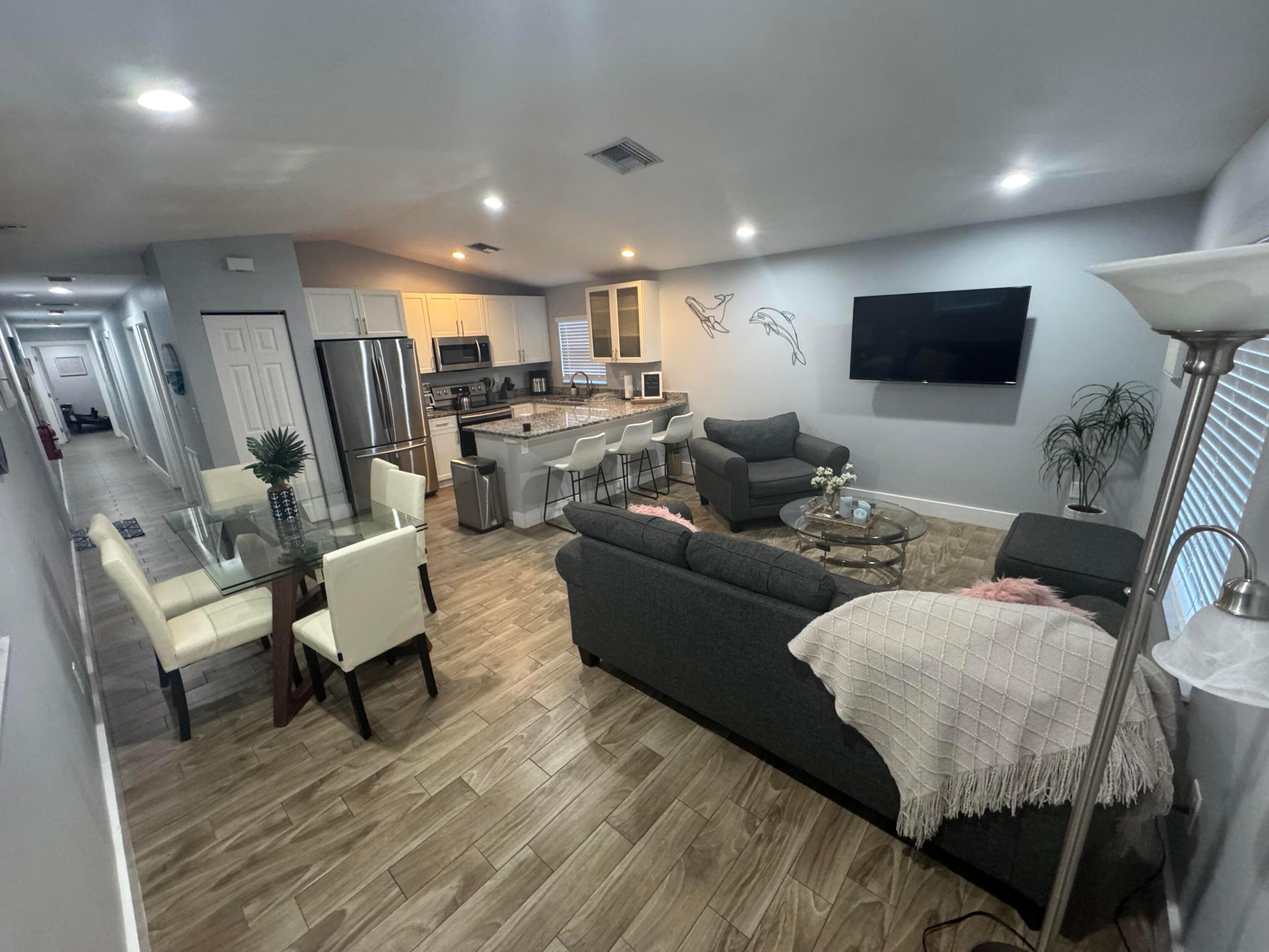 LAKE WORTH TOWN OF - Residential Lease
