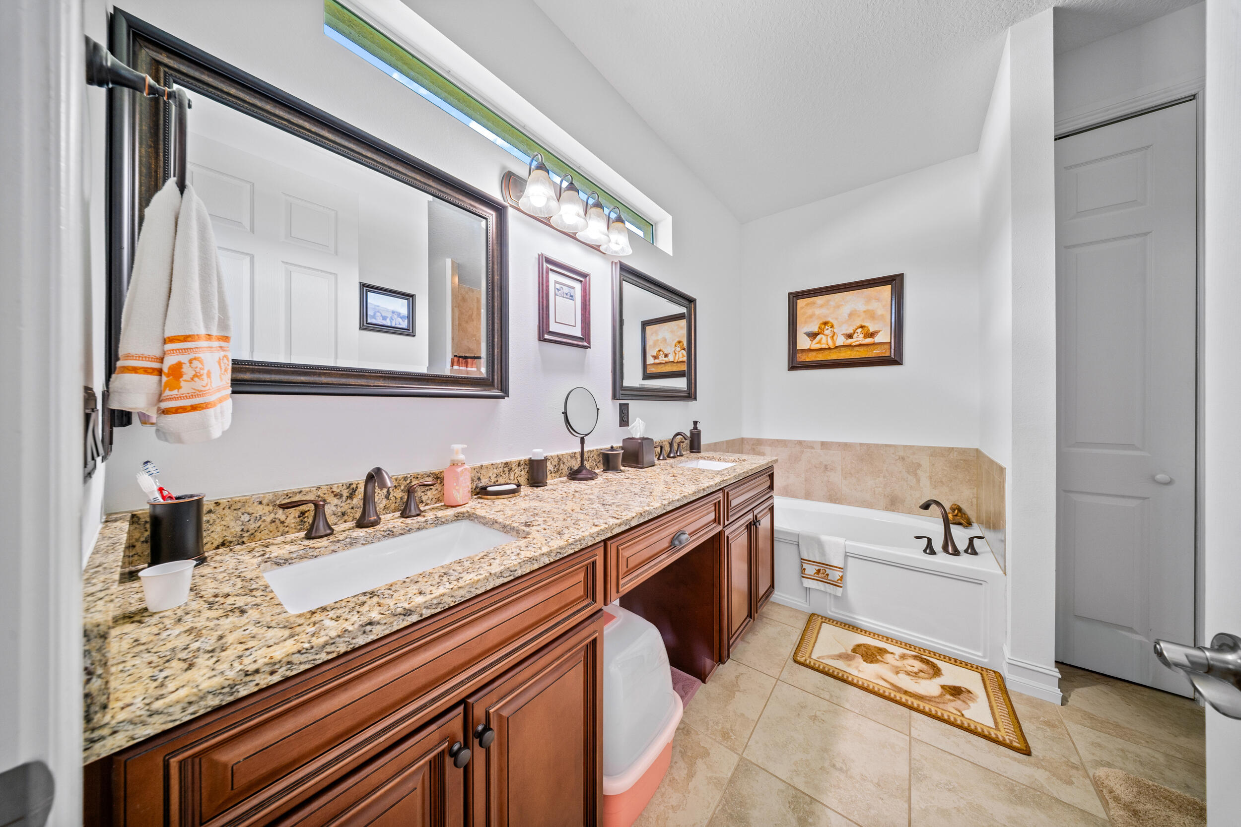 ST ANDREWS TOWNHOMES REPLAT NO 2 - Residential