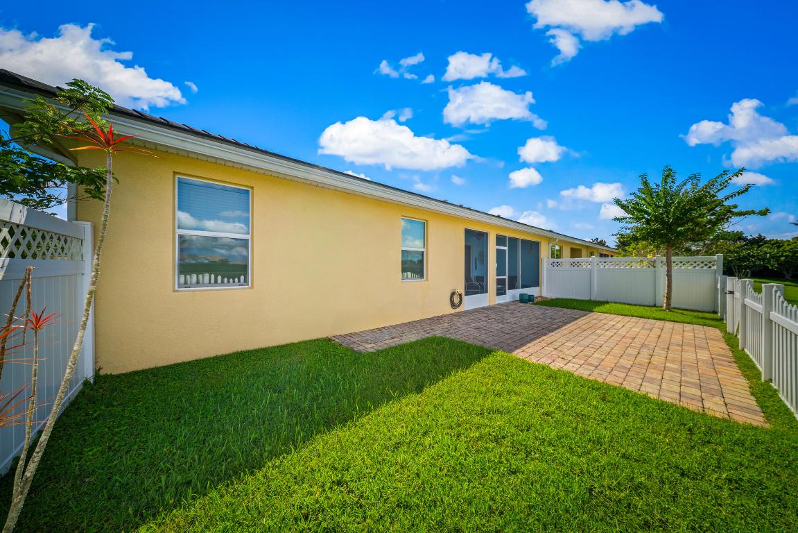 ST ANDREWS TOWNHOMES REPLAT NO 2 - Residential