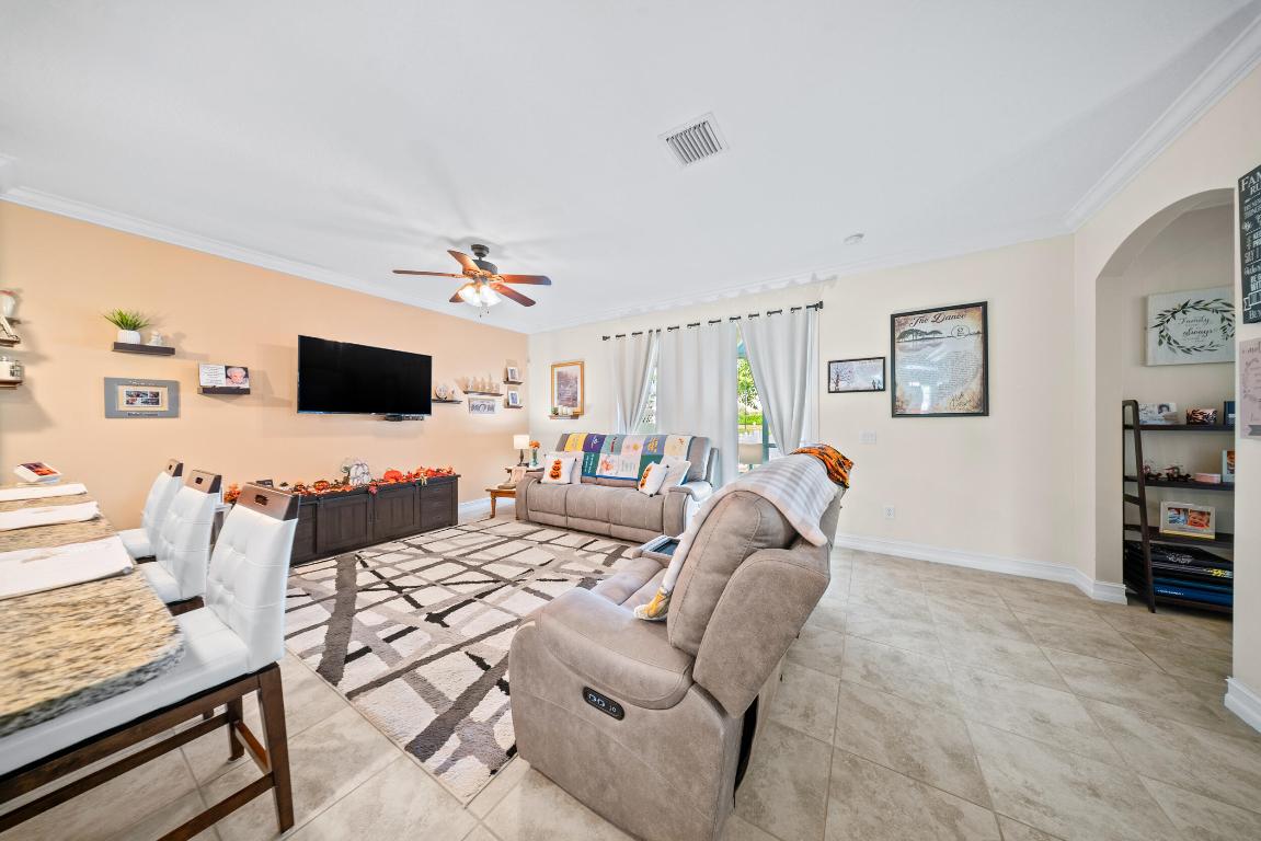 ST ANDREWS TOWNHOMES REPLAT NO 2 - Residential